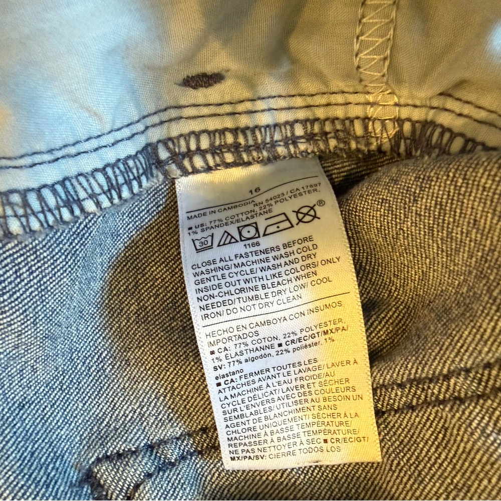 Old Navy Mid Rise Wow Boot-Cut Jeans Size 16 Medium Wash - Picture 5 of 5
